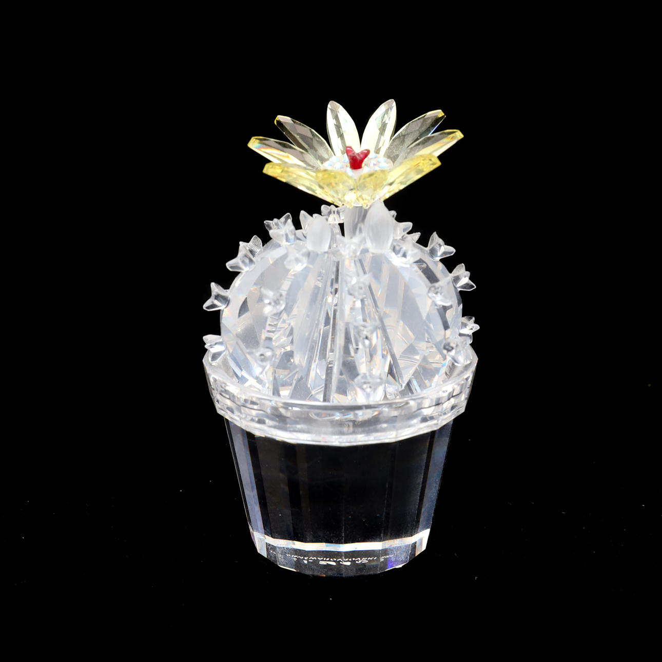 SWAROVSKI: BLHENDER KAKTUS. Glasobjekte - Glaskunst - Auctionet