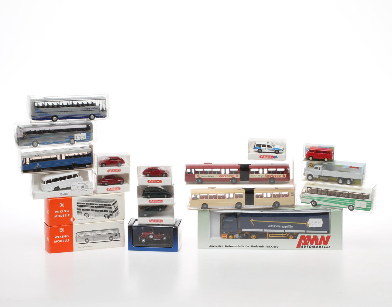 MODELLBILAR mestadels WIKING cirka 20 stycken originalkartonger.