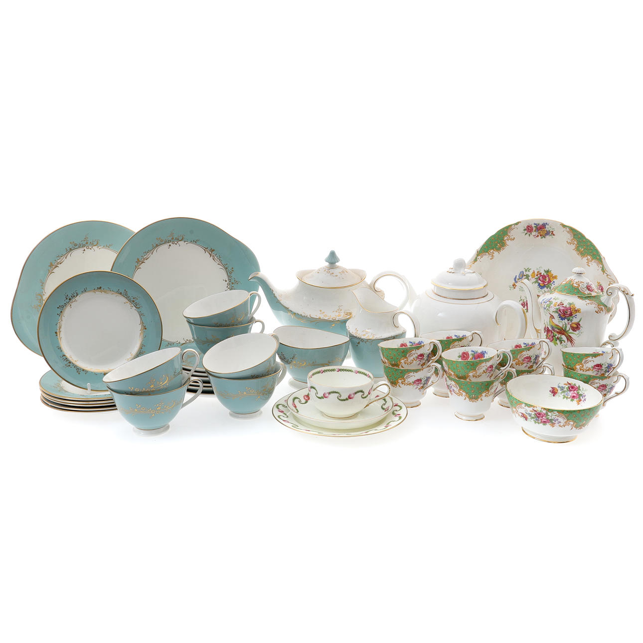 A ROYAL DOULTON MELROSE PATTERN TWENTY THREE PIECE TEA SERVICE.