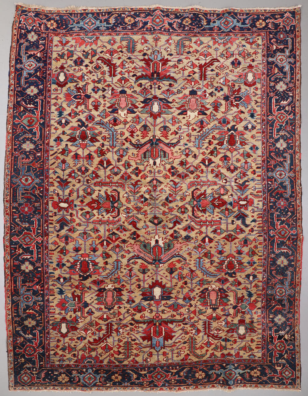 TEPPICH, Antik Heriz, 270 x 202 cm.