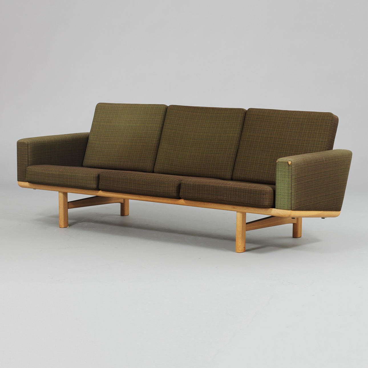 HANS J WEGNER. Soffa, GE 236 Getama, Danmark, 1900-talets mitt.