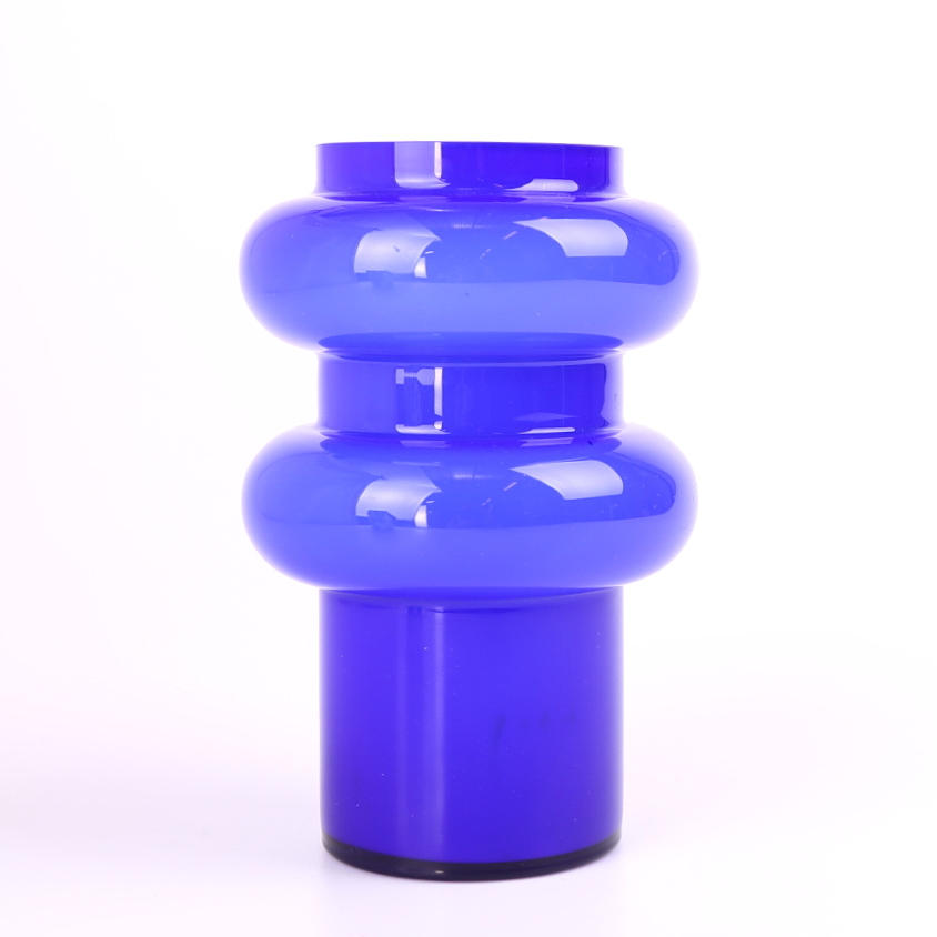 GLASVAS, PO. Ström Alsterfors, signerad, daterad 68.