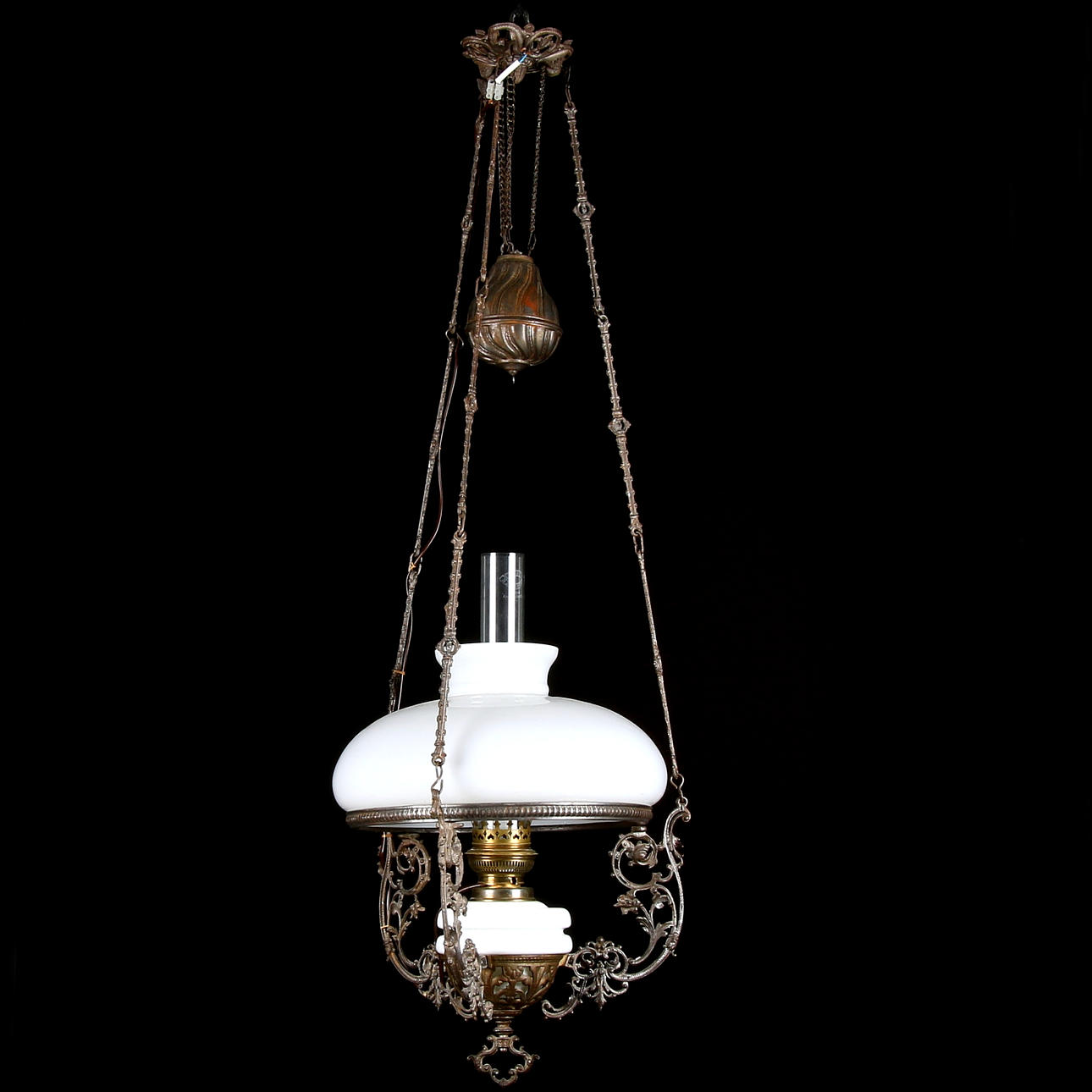 TAKFOTOGENLAMPA, Majolika. 1900-talets första del.