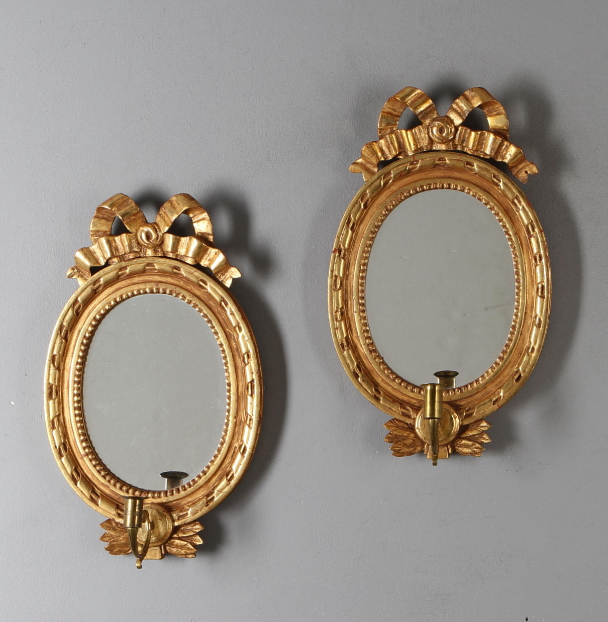 SPEGELLAMPETTER, 1 par, gustaviansk stil, 1900-tal.