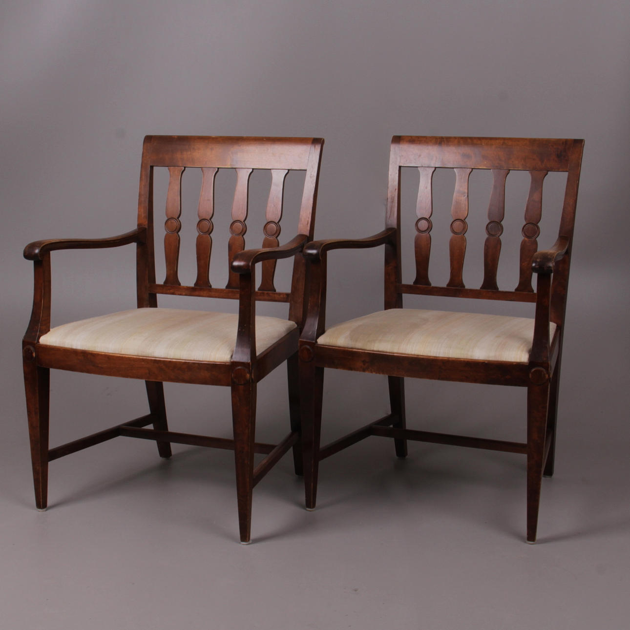 KARMSTOLAR, ett par, Nordiska Kompaniet, 1900-talets första hälft.