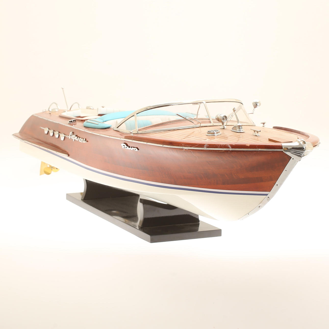 MODELLBOOT, Riva Aquarama.