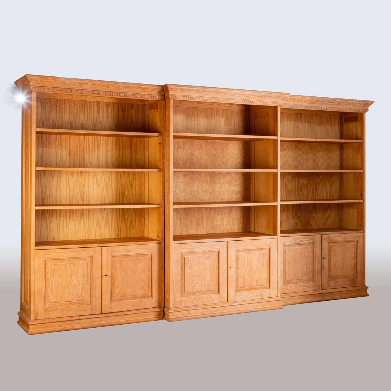 Marktex Bücherwand.