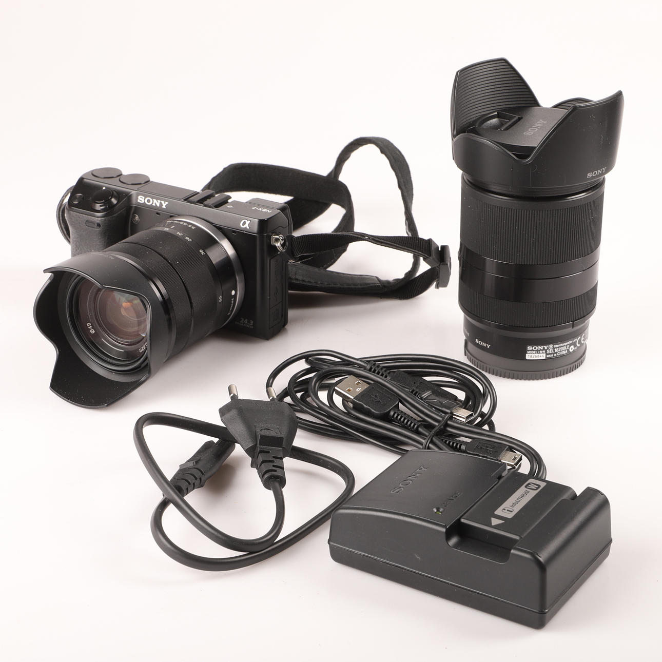 CAMERA with accessories, Sony Nex-7.