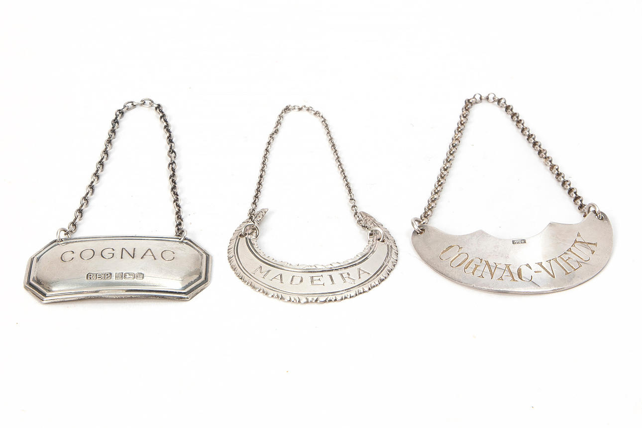 CARAFE LABELS, 3 pcs, silver, England.