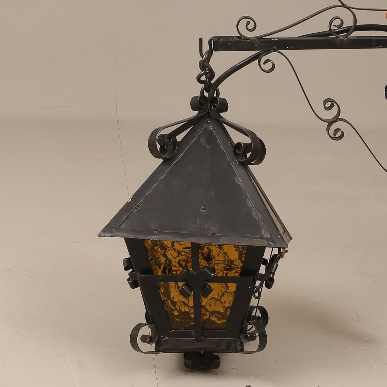 UTEBELYSNING, smide, 1900-tal.