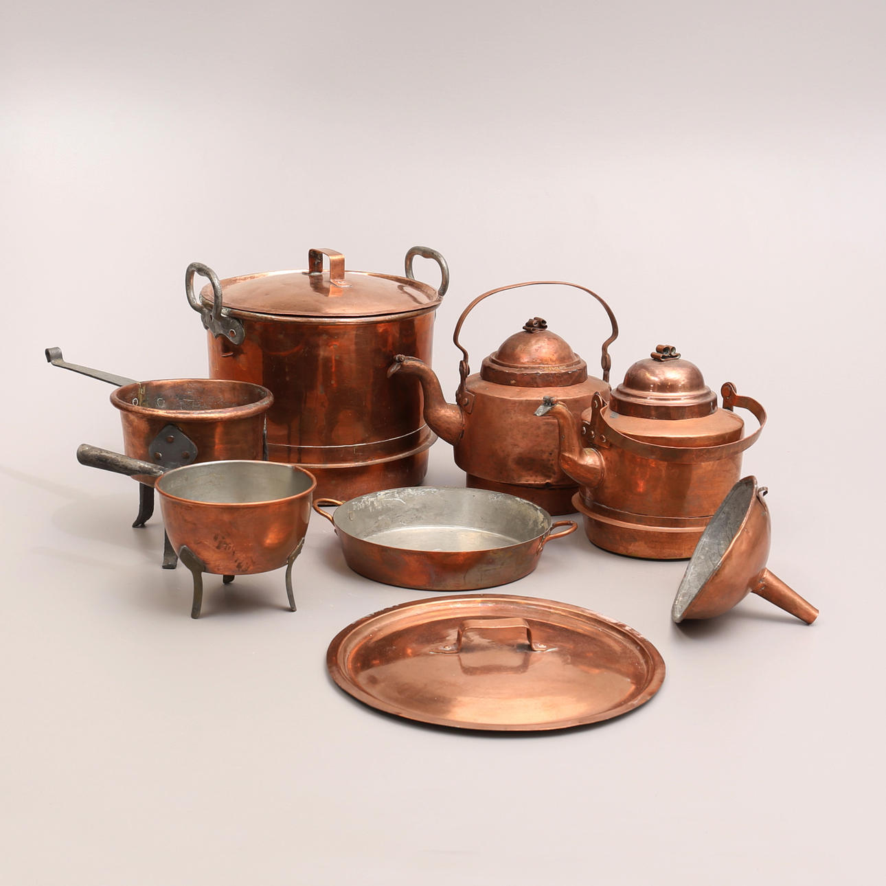 KOPPARFÖREMÅL, 8 st, 1800/1900-tal.