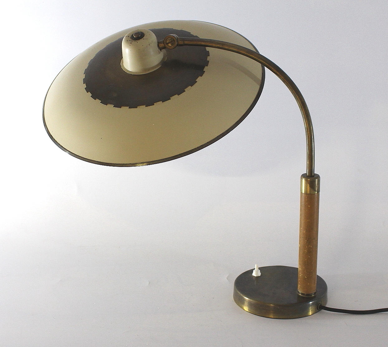BORDSLAMPA, mässing och plåt, 1920-30 tal.