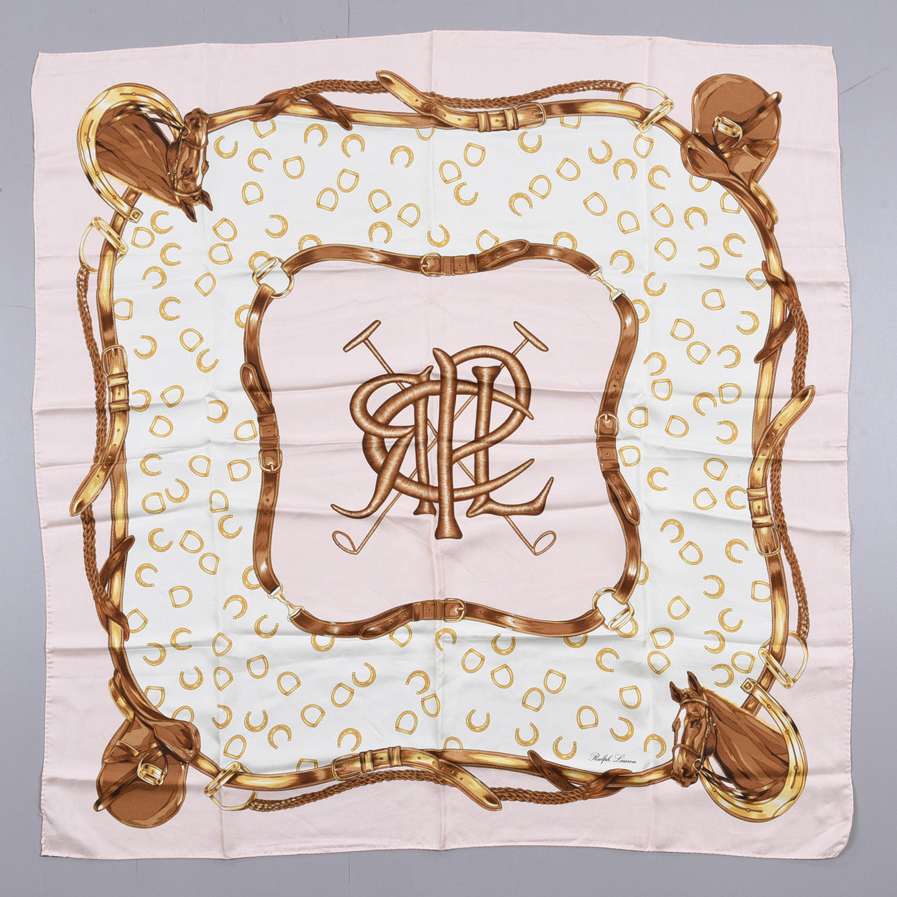 RALPH LAUREN, Tørklæde i silke.