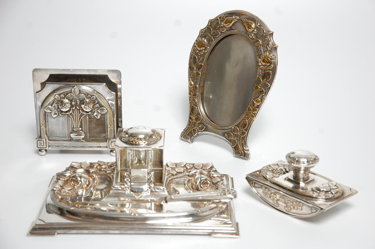 SKRIVBORDSSET, 5 delar, nysilver, Jugend, 1900-talets början.