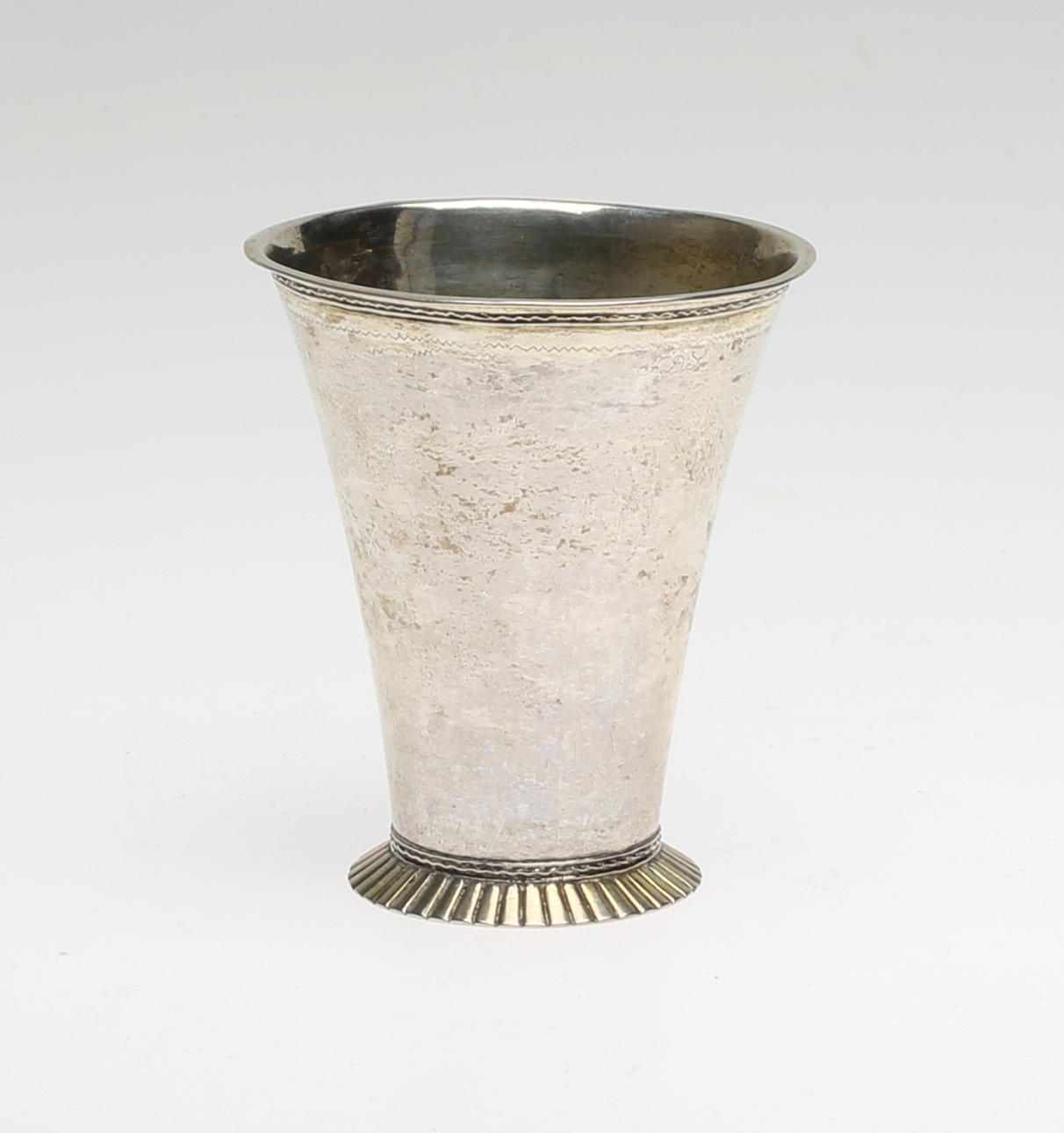 PETTER LINDBOM. Silverbägare, 1760, Kalmar.