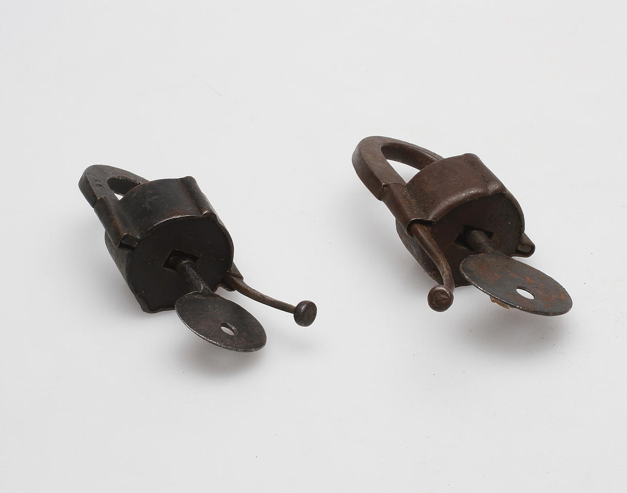 POLHEMSLÅS, 2 st, 17/1800-tal.