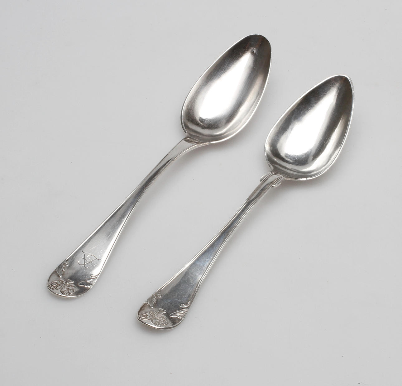 SKEDAR, 2 st, silver, Johan Petter Hedman Norrköping 1830 och Carl Wilhelm Troselius Stockholm 1837, vikt ca. 119,1 gram.