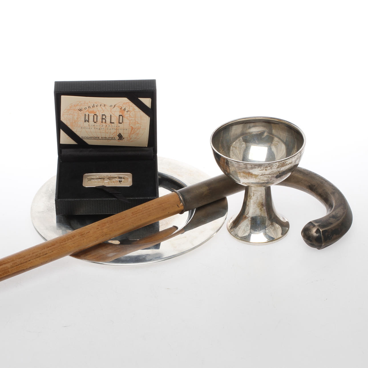 ASSIETT, POKAL, PLAKETT, silver, KÄPP med silverkrycka, 1900-tal.