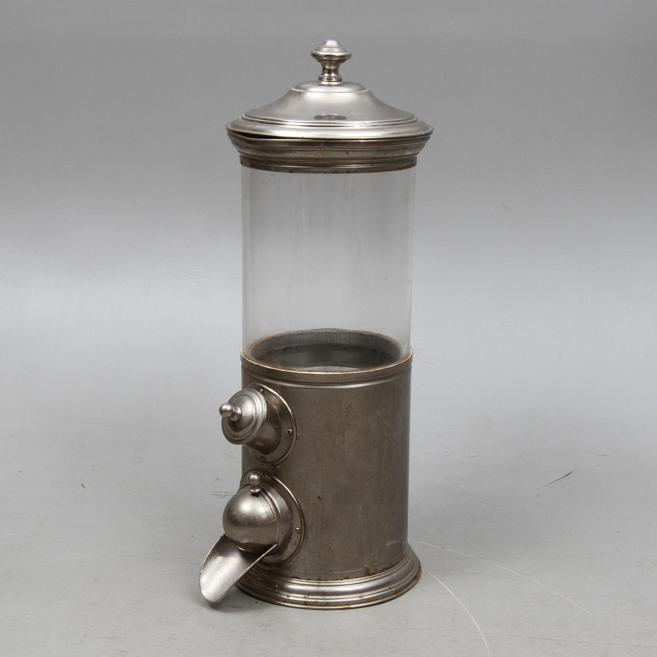 KAFFEBEHÅLLARE, glas och metall, 1900-talets första hälft.