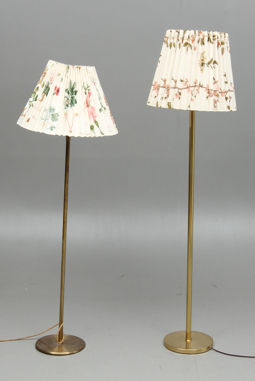 GOLVLAMPOR 2 st, varav en märkt Keak, 1900-tal.