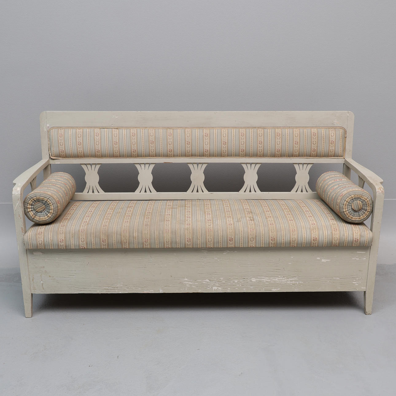 KEITTIÖSOHVA, tavallinen mies, kustavilainen tyyli.