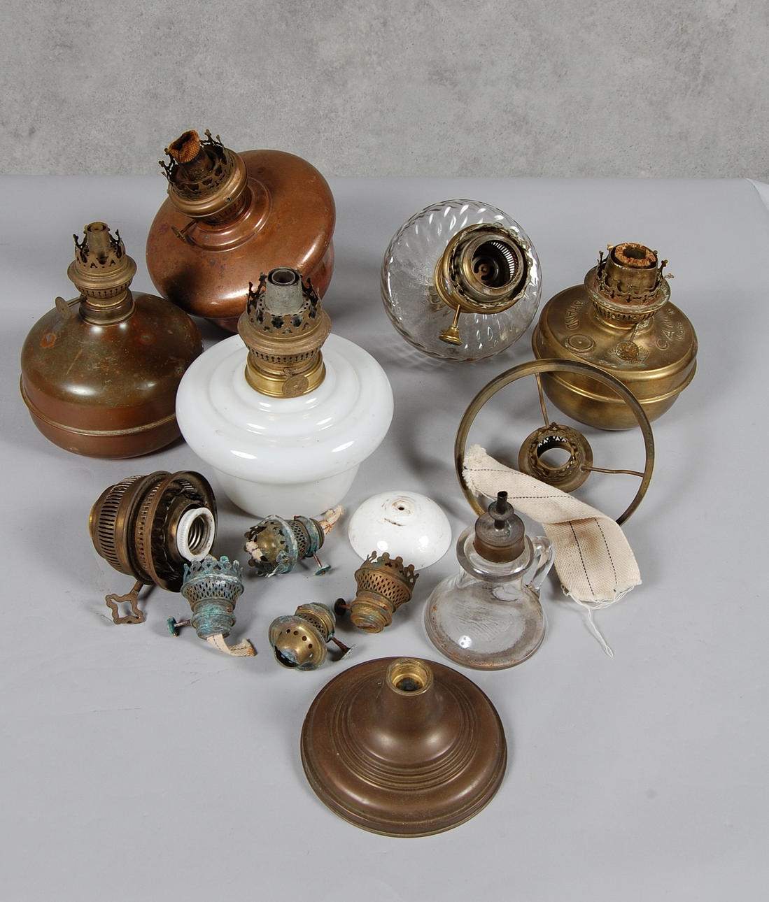 OLJEHUS TILL FOTOGENLAMPOR, 14 delar, med brännare.