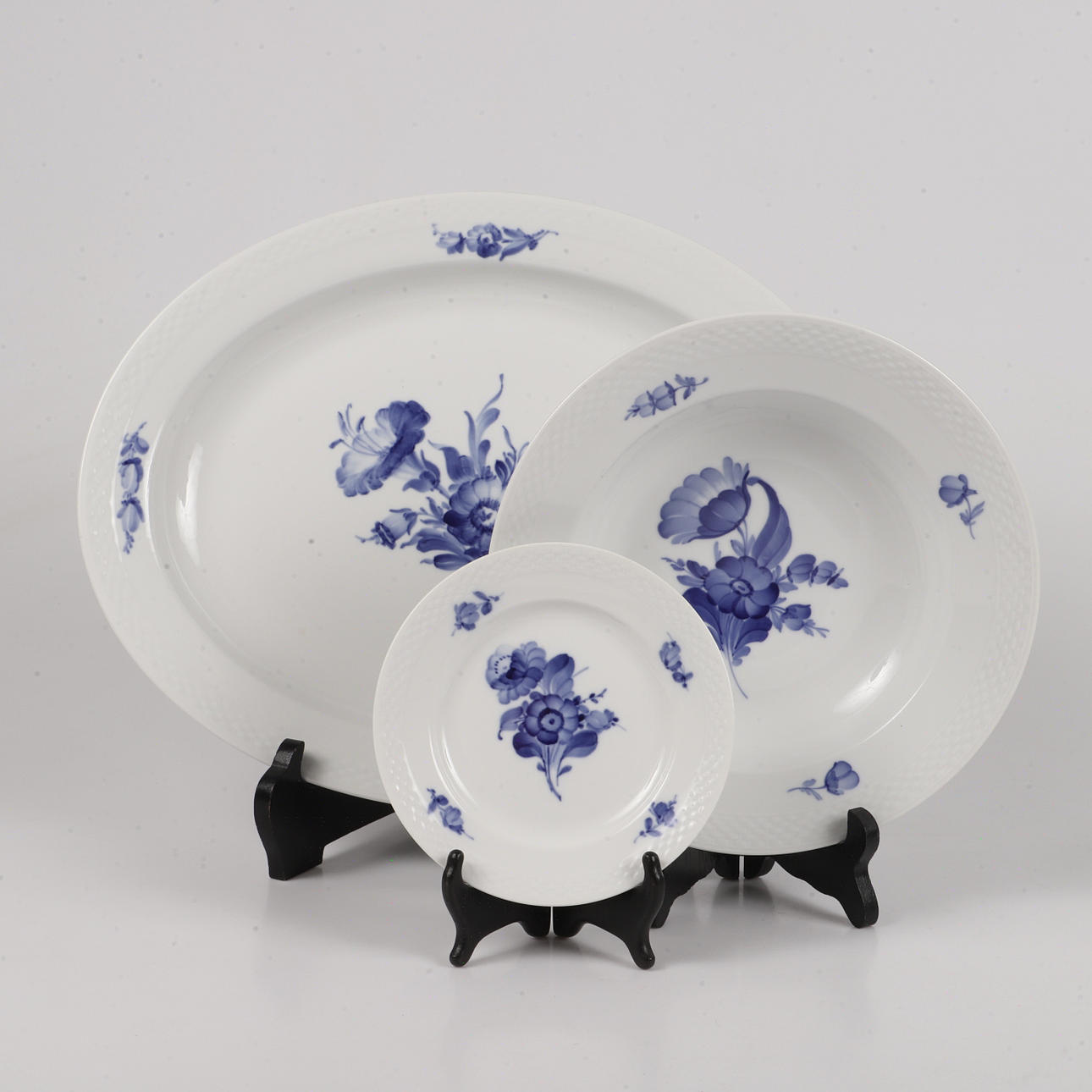 TABLEWARE, 9 pieces, "Blue Flower", porcelain, Royal Copenhagen, Denmark.