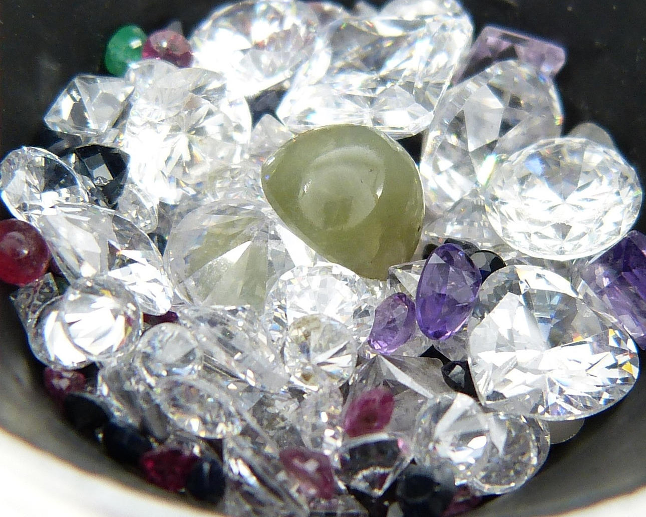 BLANDADE ÄDELSTENAR & STENAR, 95.72ct.