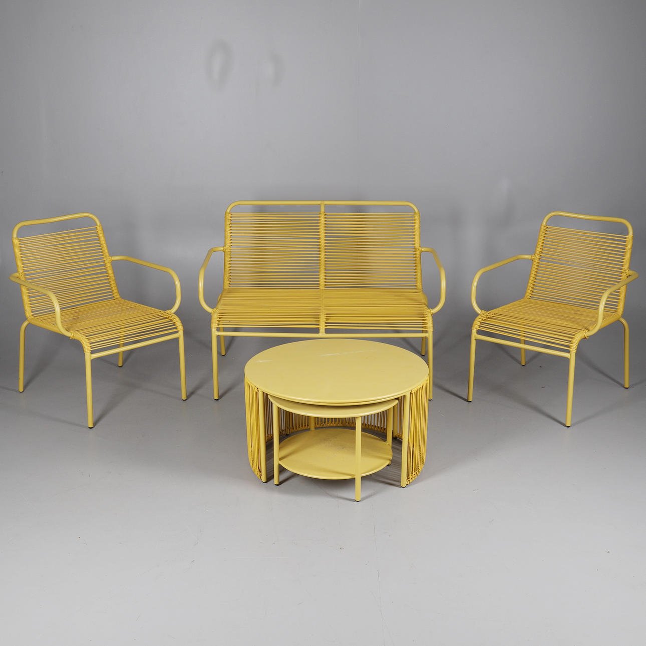 EN SUITE MED HAVEMØBLER I ITALIENSK STIL.