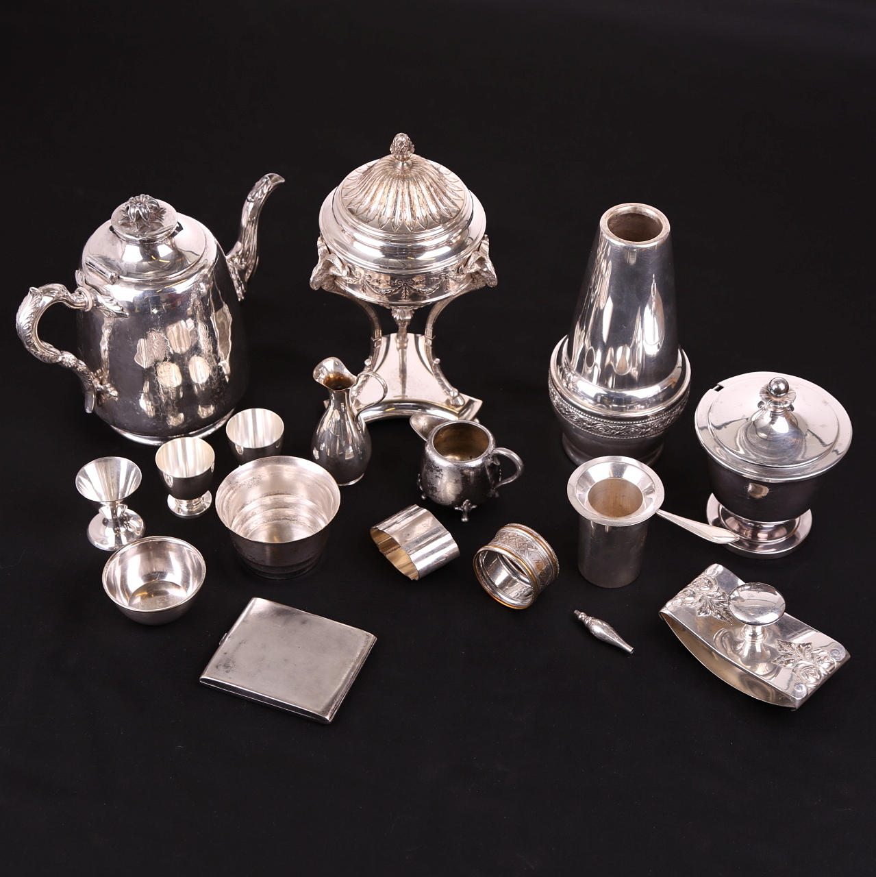 NYSILVERFÖREMÅL, 15 delar.