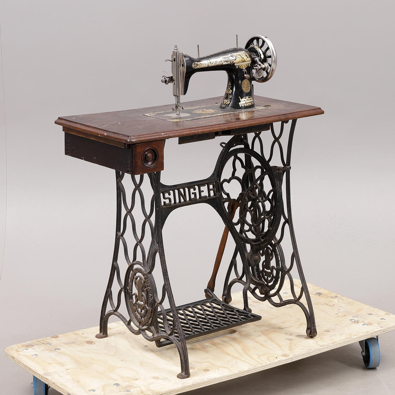 TRAMPSYMASKIN, singer, 1800/1900-tal.