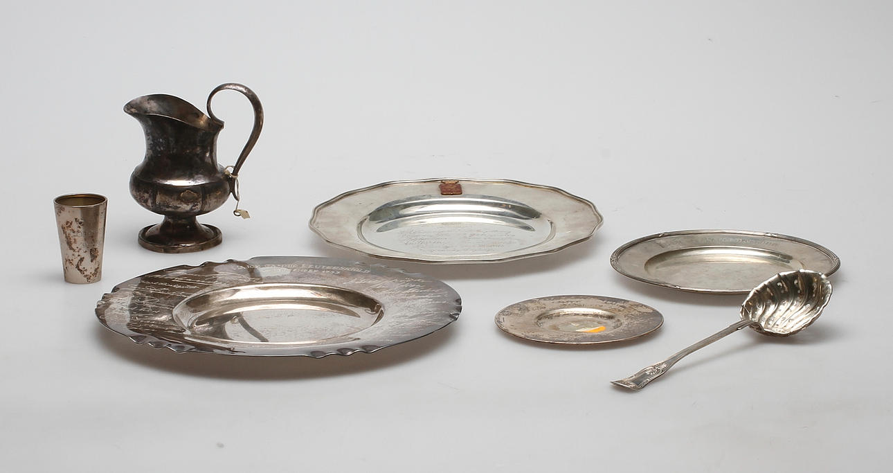 SILVERFÖREMÅL, 7 delar, 1800-1900-tal, vikt ca. 895,8 gram.