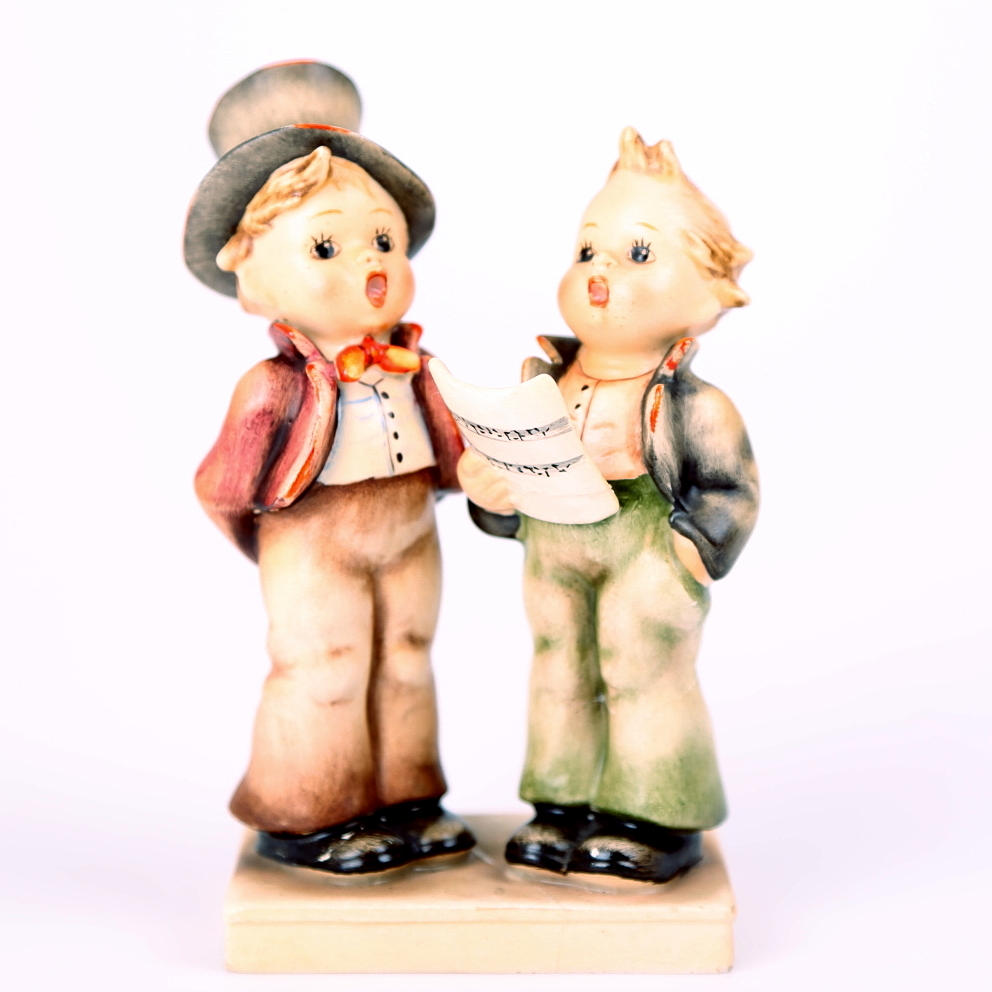 FIGURIN, porslin, sjungande gossar, Goebel, Hummel.