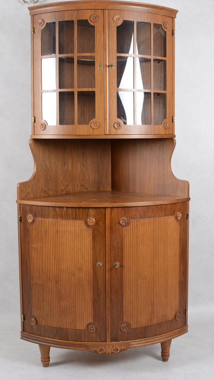 HÖRNSKÅP, gustaviansk stil.