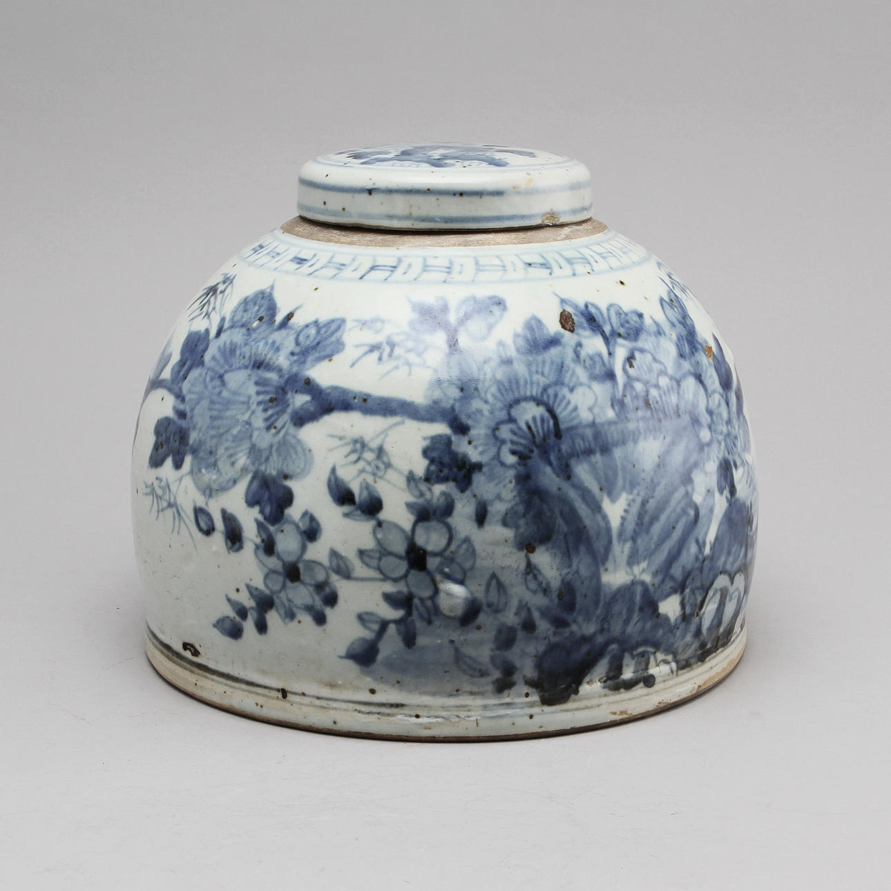 LOCKBOJAN, porslin, Kina, 1900-tal.