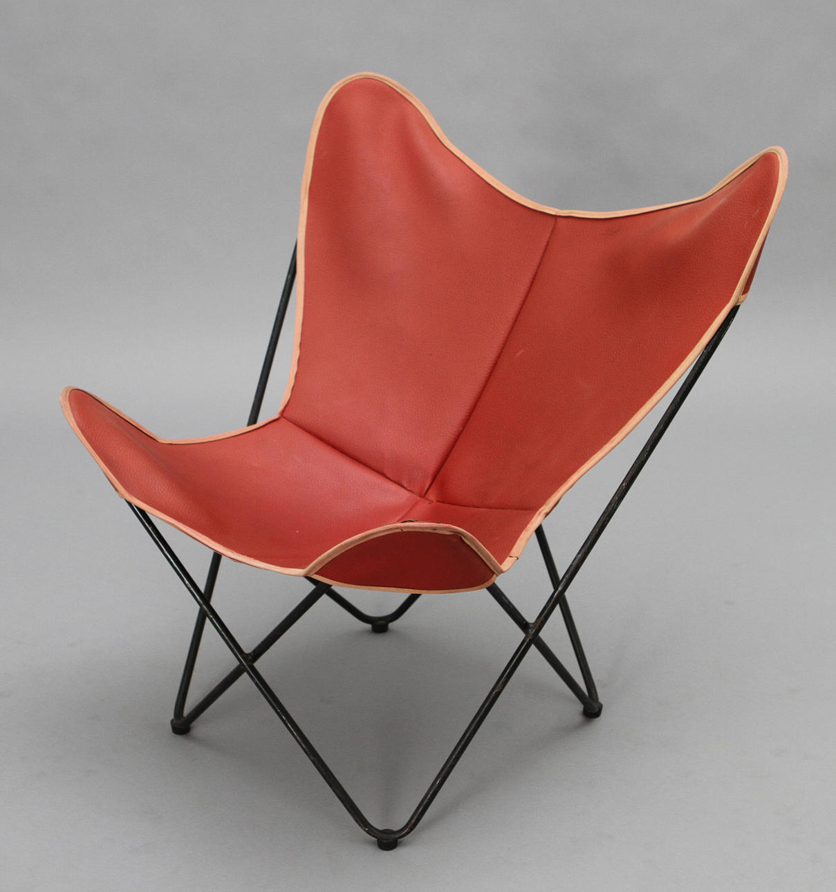 FÅTÖLJ, s k "Fladdermusfåtölj".