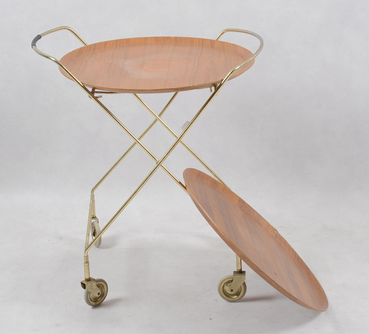 BRICKBORD, teak och metall.