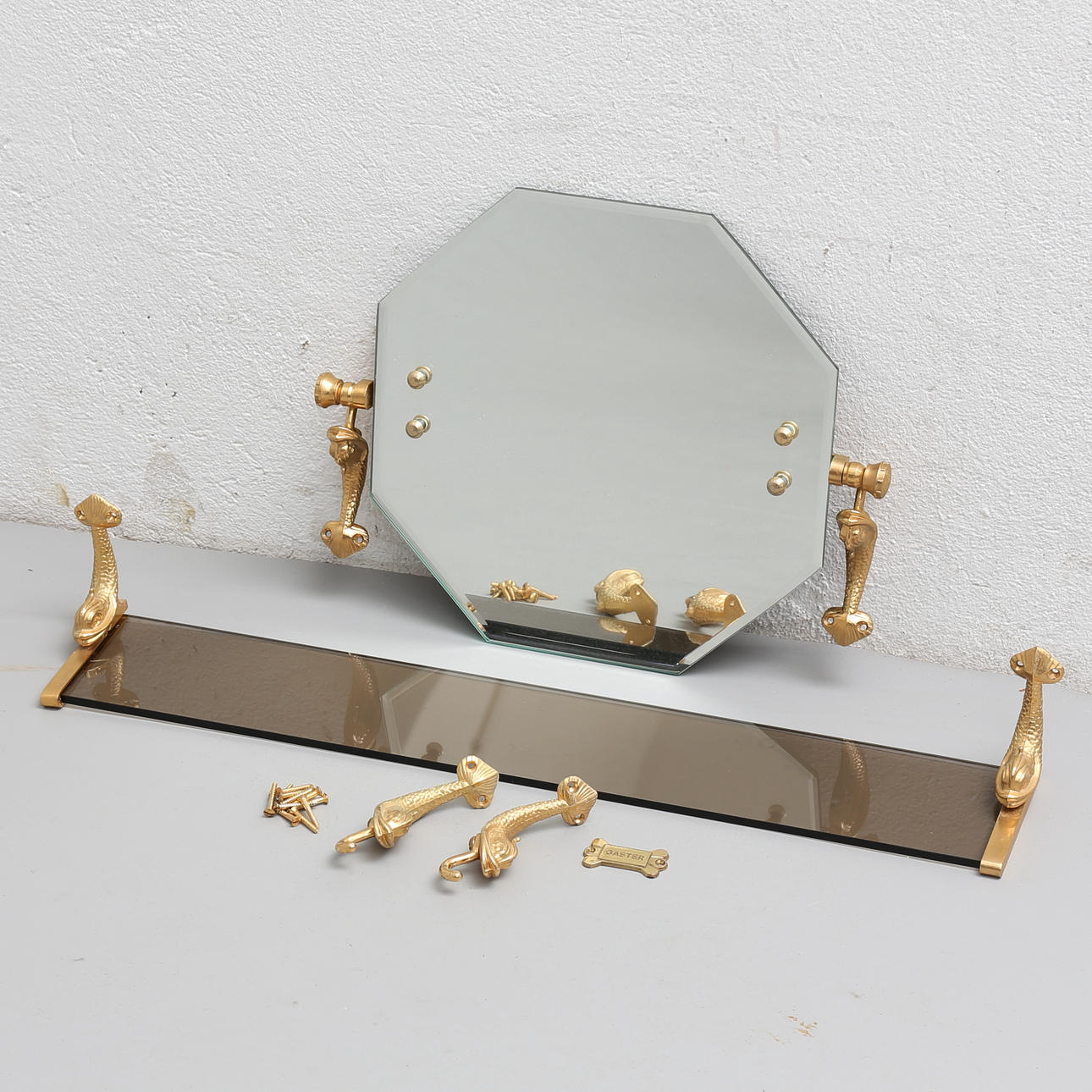 BADRUMSINREDNING, spegel samt hylla, glas, Lan-Bar Dolphin, 1900-talets andra hälft.