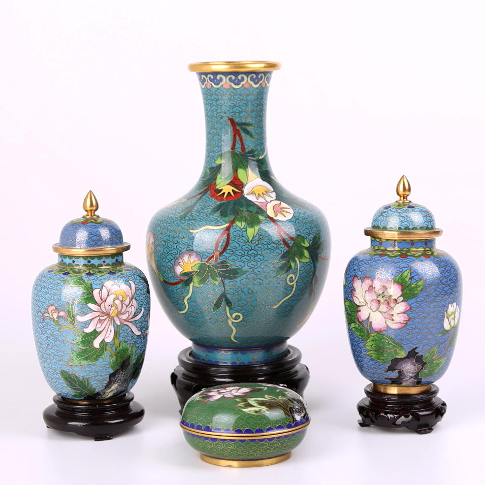 VAS, 2 LOCKURNOR, LOCKASK, Cloisonné, Kina, 1900-tal.