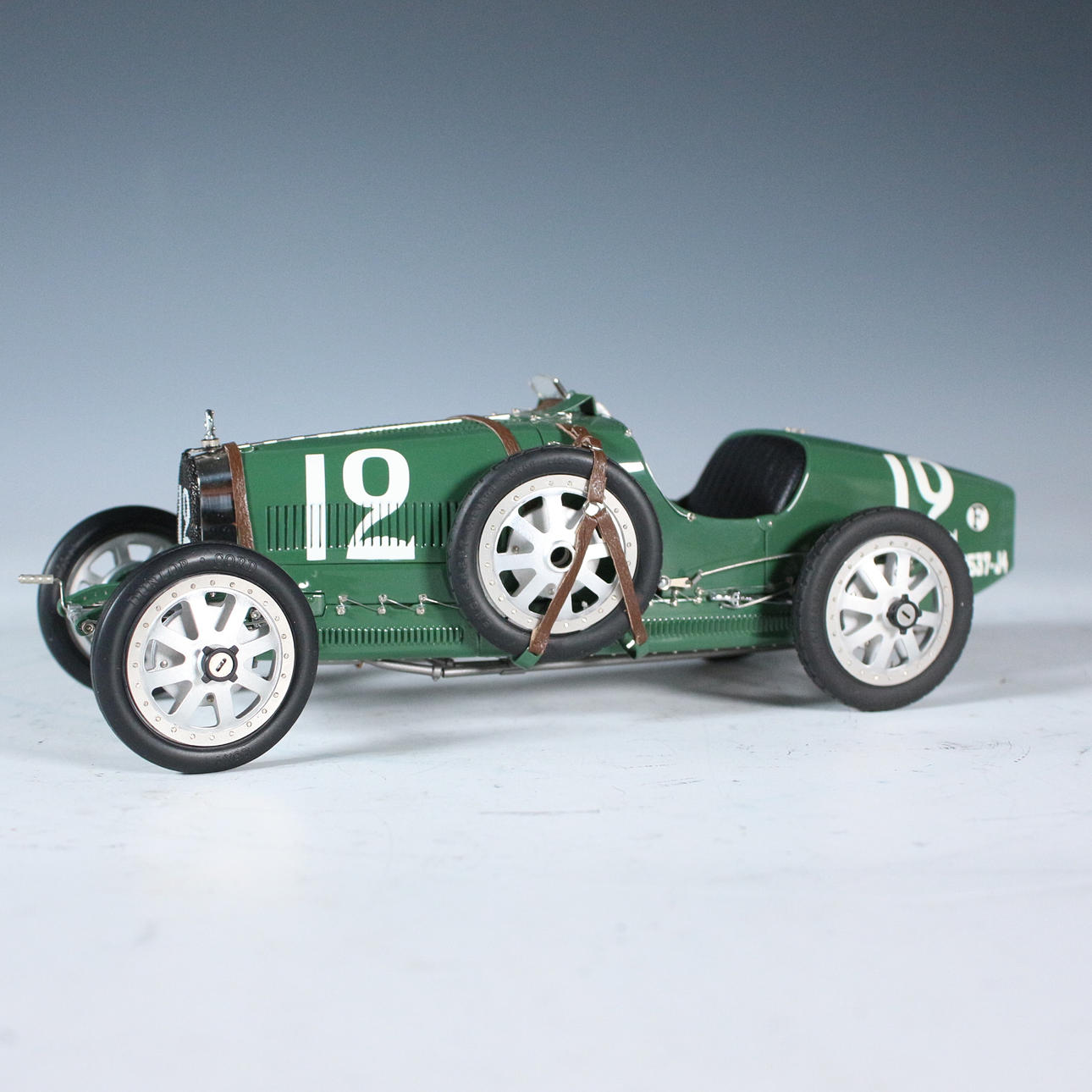 CMC. 'Bugatti Type 35 GP Nation Color Project GB', limited, scale