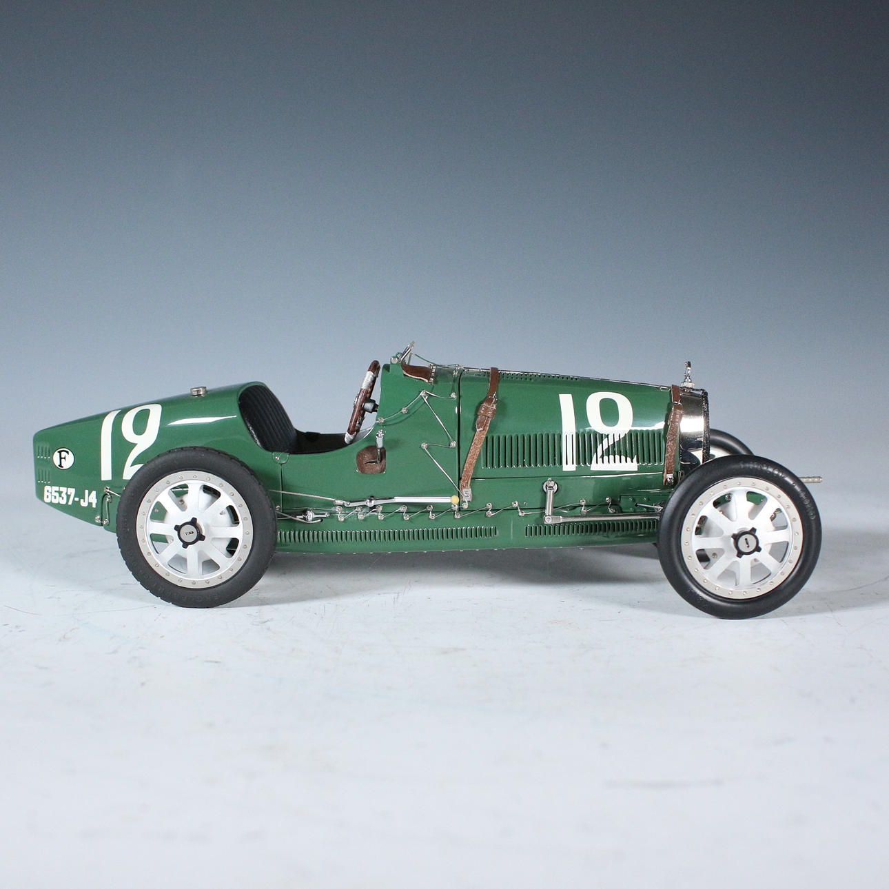 CMC. 'Bugatti Type 35 GP Nation Color Project GB', limited, scale