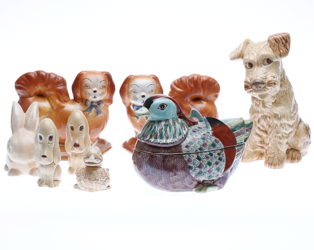 PARTI KERAMIK, 8 delar, bl.a. figuriner. 1900-tal.