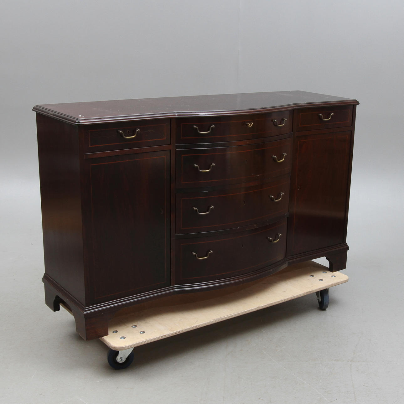 MATSALSBUFFÉ, engelsk stil, Gärsnäs, 1900-tal.