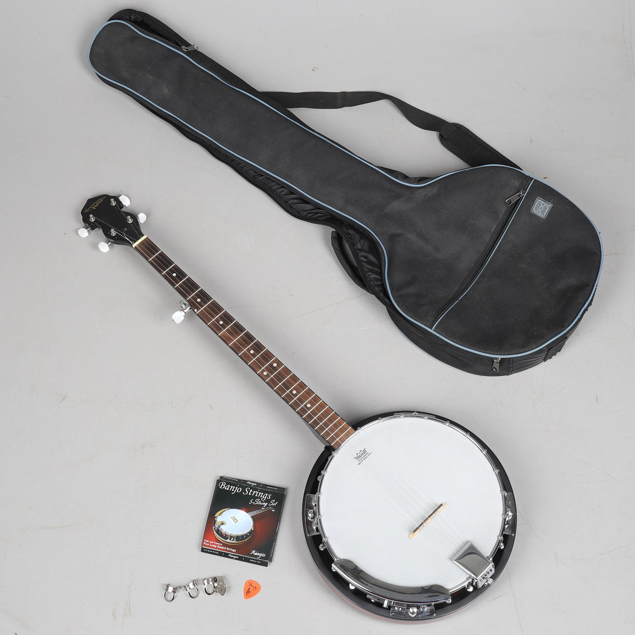 COUNTRYMAN. EIN MODERNES TENOR-BANJO.