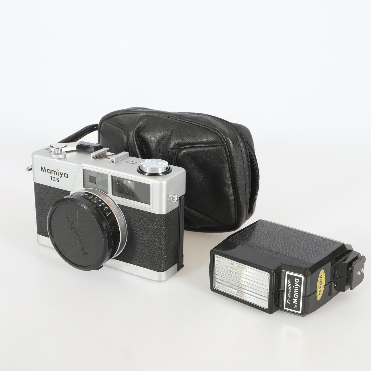 CAMERA and flash, Mamiya 135. Photo, Cameras & Lenses