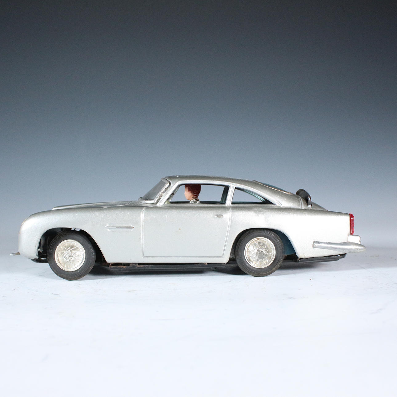 GILBERT. 'Aston Martin DB5 James Bond 007', 1960s. Toys