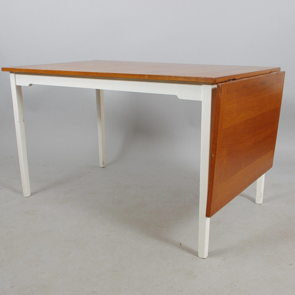 MATBORD MED KLAFF, teak med vitmålat underrede, 1900-talets mitt.