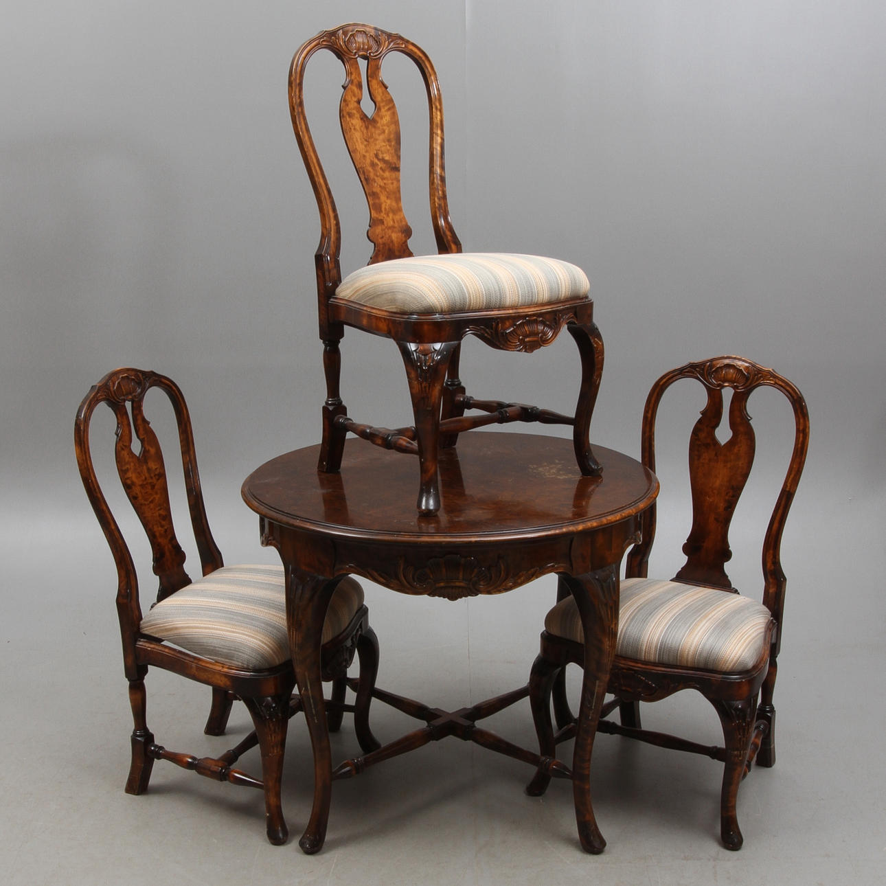 STOLAR 3 st samt SALONGSBORD, rokokostil, 1900-tal.