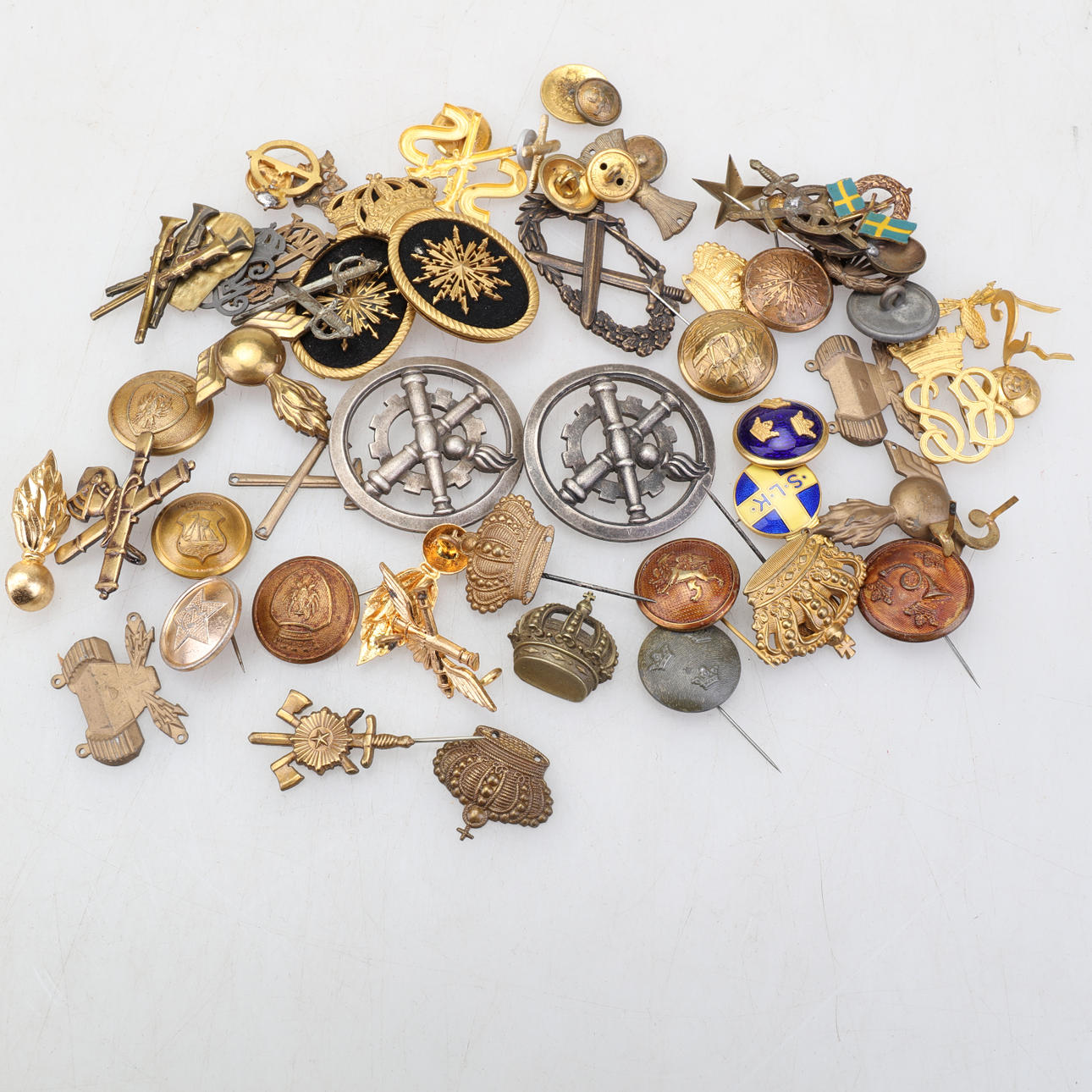 PARTI MÄRKEN, Svenska samt utländska.