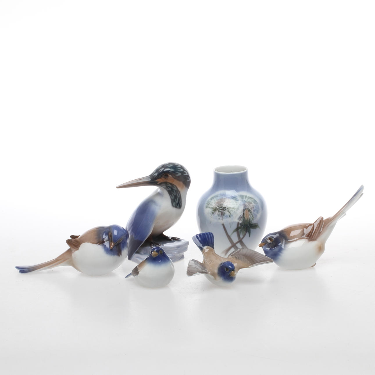 PARTI PORSLIN, 6 delar, figuriner samt vas, Bing & Gröndahl, Royal Copenhagen, 1900-tal.